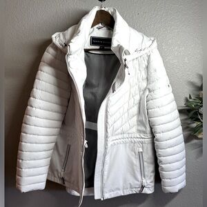 Tommy Hilfiger Hooded Puffer Jacket. White. NWOT. women’s L